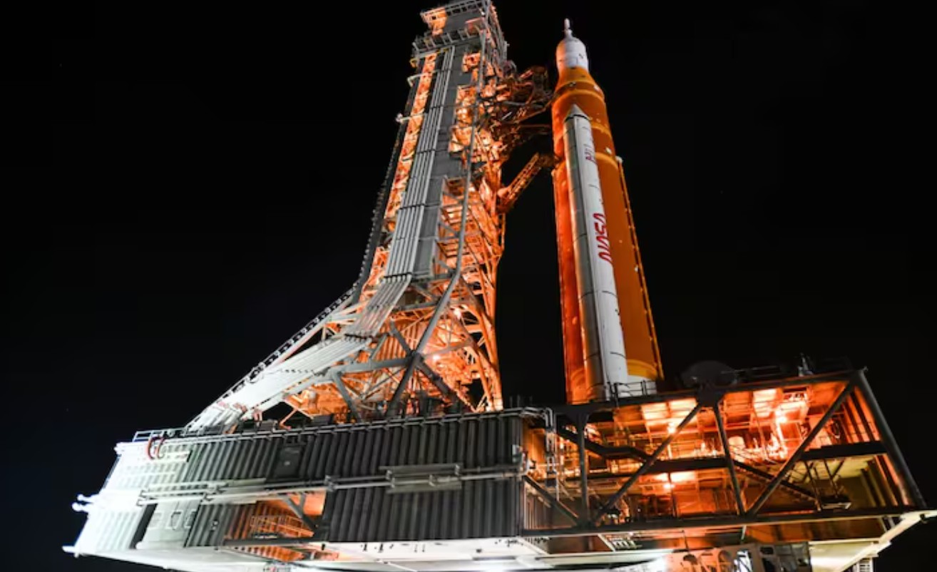 NASA Artemis II rocket moving to Launch Pad 39B ahead of April launch